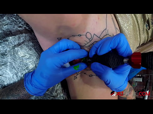 ❤️ Fìor tattooed hottie Sully Savage fhuair tattoo air a clitoris ️ Pornagrafaidheachd breagha aig gd.oldsex.ru